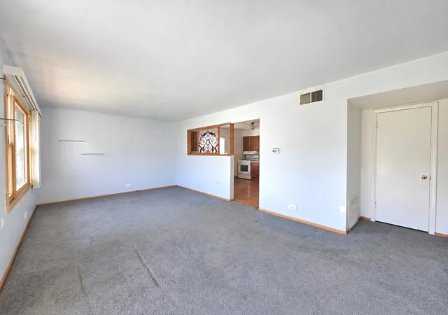 Photo 3 of Single family home for sale at 720 E Le Moyne Ave, Lombard, IL 60148 | MLS# 12796647 | Listing updated on 2026-10-30