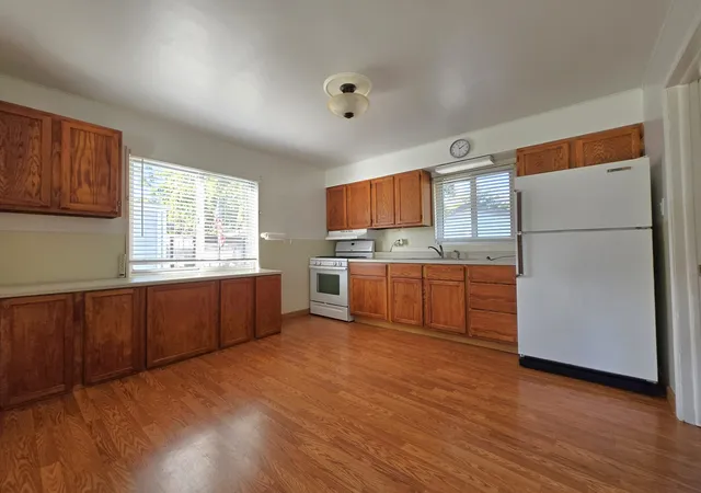 Photo 4 of Single family home for sale at 720 E Le Moyne Ave, Lombard, IL 60148 | MLS# 12796647 | Listing updated on 2026-10-30