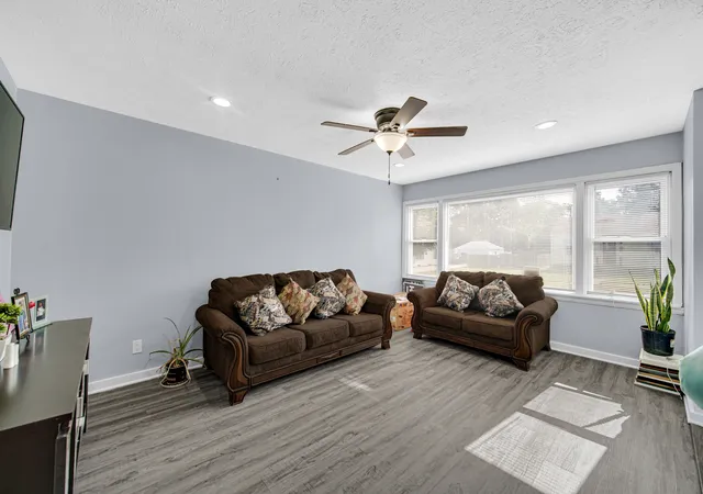 Photo 3 of Single family home for sale at 702 N Independence Ave, Rockford, IL 61101 | MLS# 12796660 | Listing updated on 2026-10-29