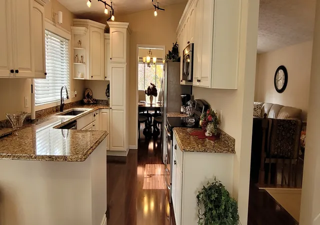 Photo 4 of Condo for sale at 6401 Utica Ridge Rd #22, Davenport, IA 52807 | MLS# 12796662 | Listing updated on 2026-10-30