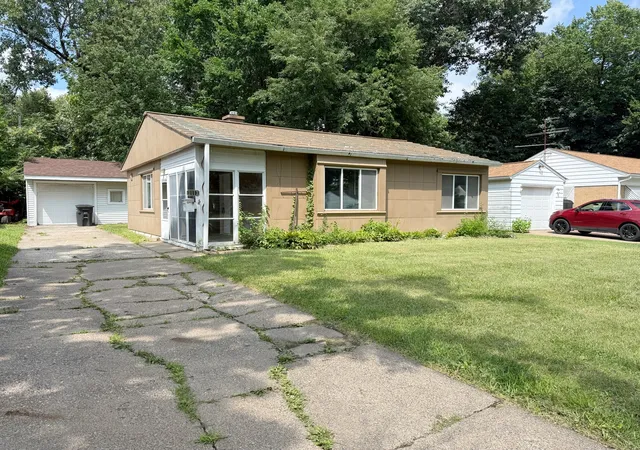 Photo 1 of Single family home for sale at 2113 22 1/2 Ave, Rock Island, IL 61021 | MLS# 12796668 | Listing updated on 2026-10-29
