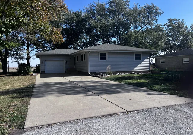 Photo 1 of Single family home for sale at 211 Florida Dr, Gifford, IL 61847 | MLS# 12796682 | Listing updated on 2026-10-29