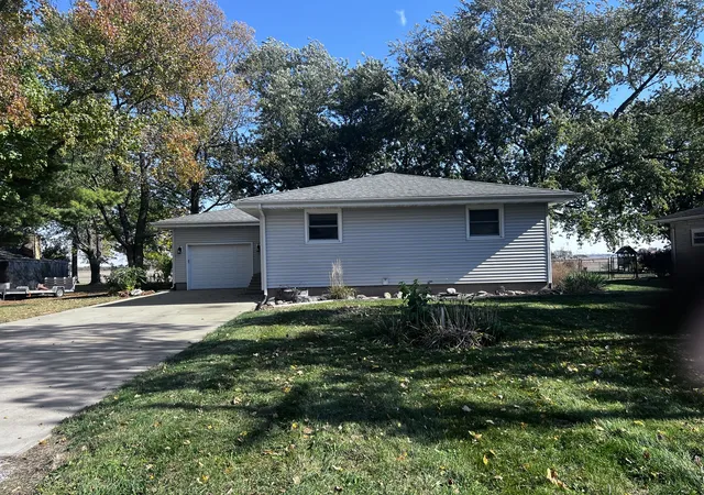 Photo 2 of Single family home for sale at 211 Florida Dr, Gifford, IL 61847 | MLS# 12796682 | Listing updated on 2026-10-29