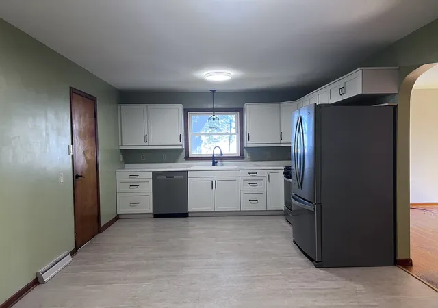 Photo 3 of Single family home for sale at 211 Florida Dr, Gifford, IL 61847 | MLS# 12796682 | Listing updated on 2026-10-29