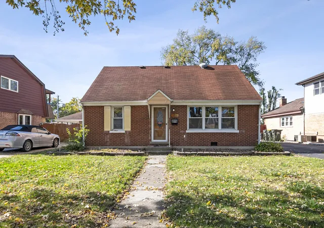 Photo 1 of Single family home for sale at 10930 Mcvicker Ave, Chicago Ridge, IL 60415 | MLS# 12796683 | Listing updated on 2026-10-29