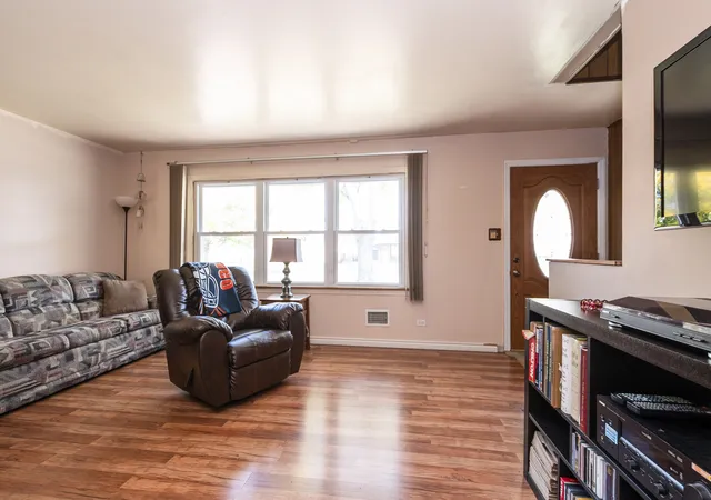 Photo 2 of Single family home for sale at 10930 Mcvicker Ave, Chicago Ridge, IL 60415 | MLS# 12796683 | Listing updated on 2026-10-29