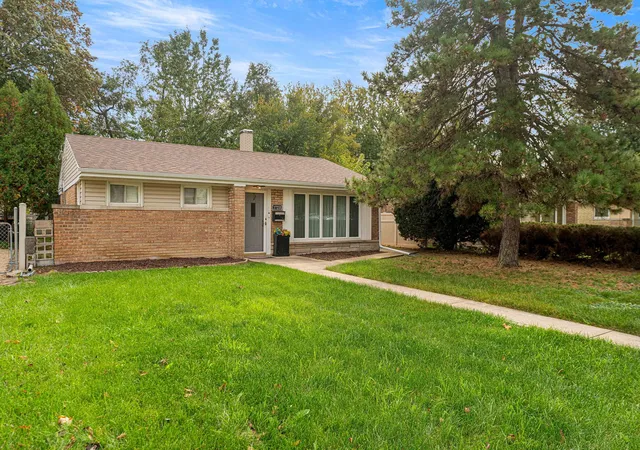 Photo 1 of Single family home for sale at 17233 Chicago Ave, Lansing, IL 60438 | MLS# 12796695 | Listing updated on 2026-10-29