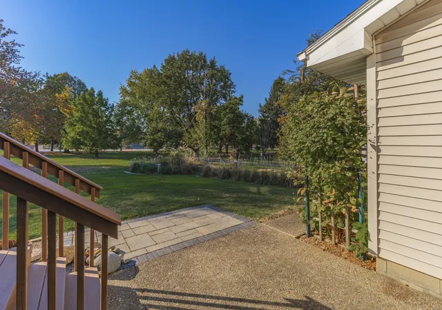Photo 2 of Single family home for sale at 11 Brookshire Green, Bloomington, IL 61704 | MLS# 12796697 | Listing updated on 2026-10-29