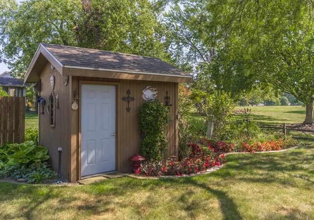 Photo 4 of Single family home for sale at 11 Brookshire Green, Bloomington, IL 61704 | MLS# 12796697 | Listing updated on 2026-10-29