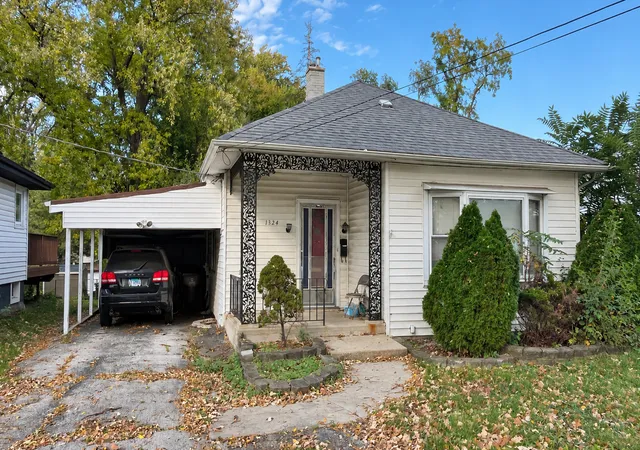 Photo 1 of Single family home for sale at 1324 Ridge Rd, Homewood, IL 60430 | MLS# 12796708 | Listing updated on 2026-10-30