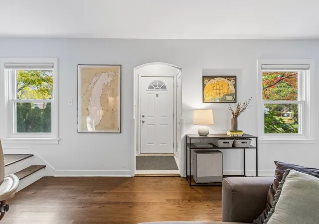 Photo 3 of Single family home for sale at 1915 Warren St, Evanston, IL 60202 | MLS# 12796723 | Listing updated on 2026-10-29