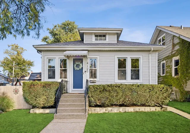Photo 1 of Single family home for sale at 4129 Elm Ave, Brookfield, IL 60513 | MLS# 12796731 | Listing updated on 2026-10-29
