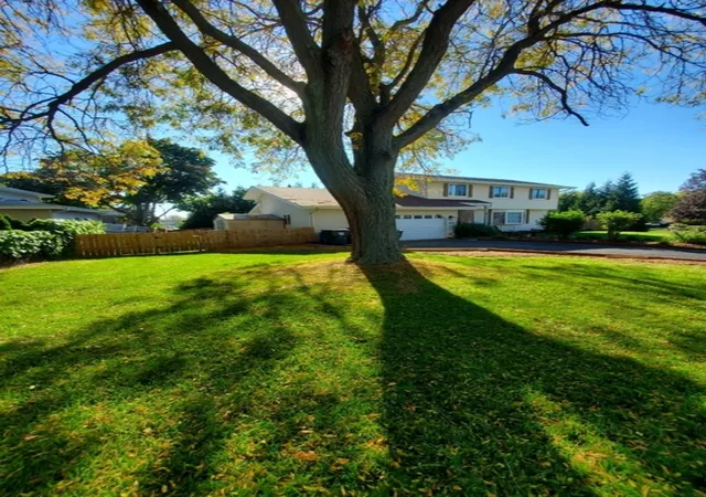 Photo 1 of Single family home for sale at 430 Shagbark Ln, Lindenhurst, IL 60046 | MLS# 12796738 | Listing updated on 2026-10-29