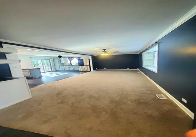 Photo 4 of Single family home for sale at 430 Shagbark Ln, Lindenhurst, IL 60046 | MLS# 12796738 | Listing updated on 2026-10-29