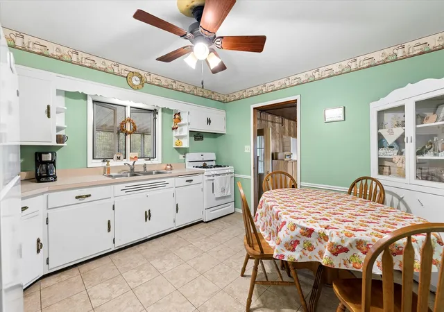 Photo 3 of Single family home for sale at 8708 Oak Park Ave, Oak Lawn, IL 60453 | MLS# 12796742 | Listing updated on 2026-10-30
