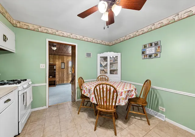 Photo 4 of Single family home for sale at 8708 Oak Park Ave, Oak Lawn, IL 60453 | MLS# 12796742 | Listing updated on 2026-10-30