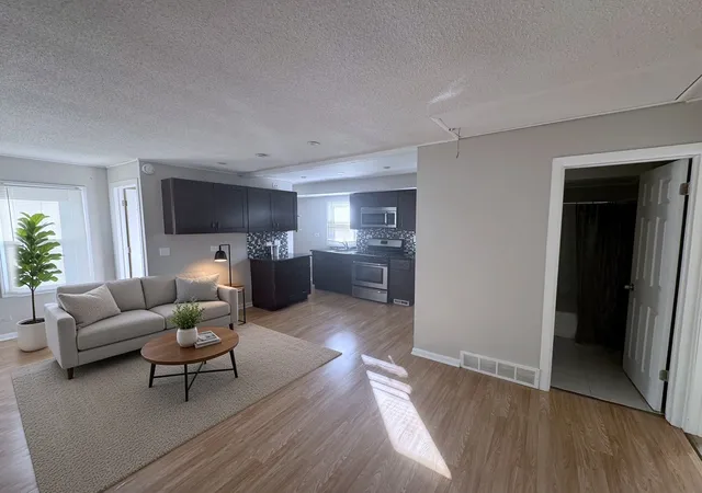 Photo 2 of Single family home for sale at 168 S Heather Dr, Crystal Lake, IL 60014 | MLS# 12796746 | Listing updated on 2026-10-29