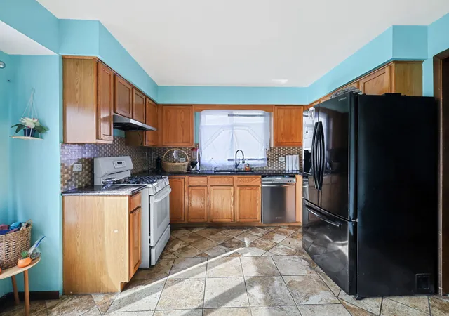 Photo 3 of Single family home for sale at 16442 Turner Ave, Markham, IL 60428 | MLS# 12796751 | Listing updated on 2026-10-29