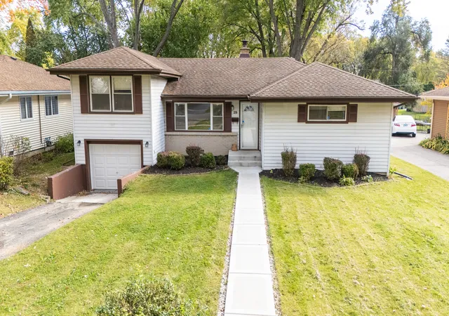 Single family home for sale at 29 S Hickory St, Palatine, IL 60067 | MLS# 12796759