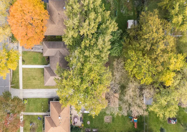 Photo 4 of Single family home for sale at 29 S Hickory St, Palatine, IL 60067 | MLS# 12796759 | Listing updated on 2026-10-29
