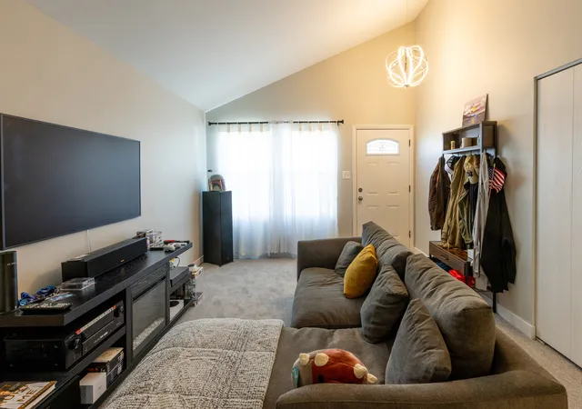 Photo 4 of Single family home for sale at 4313 181st Street, Country Club Hills, IL 60478 | MLS# 12796764 | Listing updated on 2026-10-29