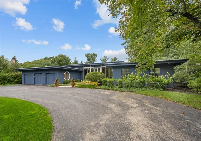 Photo 1 of Single family home for sale at 1675 Eastwood Ave, Highland Park, IL 60035 | MLS# 12796766 | Listing updated on 2026-10-30
