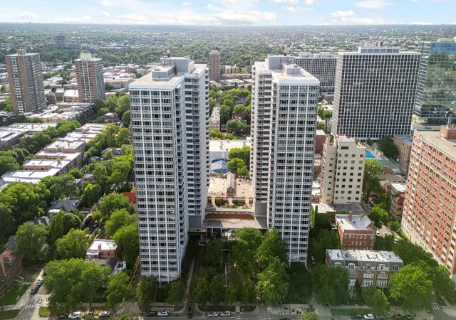 Listing Photo 3 - Condo for sale in building located at 4250 N Marine Dr, Chicago, IL 60613 - Unit #2629