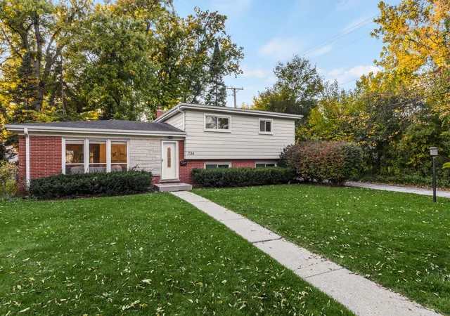 Photo 1 of Single family home for sale at 734 Laramie Ave, Glenview, IL 60025 | MLS# 12796788 | Listing updated on 2026-10-29