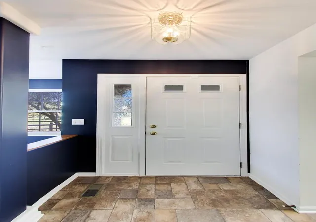 Listing Photo 2 - Condo for sale in building located at 633 Concord Wy, Prospect Heights, IL 60070 - Unit #633