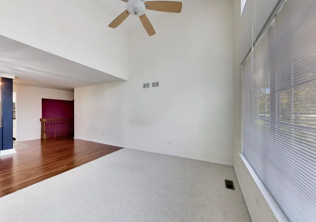 Listing Photo 4 - Condo for sale in building located at 633 Concord Wy, Prospect Heights, IL 60070 - Unit #633