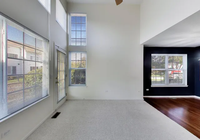 Listing Photo 5 - Condo for sale in building located at 633 Concord Wy, Prospect Heights, IL 60070 - Unit #633