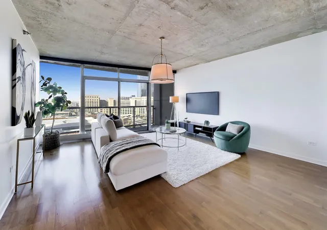 Photo 2 of Condo for sale at 611 S Wells St #1905, Chicago, IL 60607 | MLS# 12796795 | Listing updated on 2026-10-30