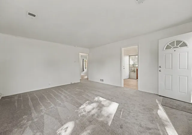 Photo 4 of Single family home for sale at 17158 Lorenz Ave, Lansing, IL 60438 | MLS# 12796805 | Listing updated on 2026-10-29