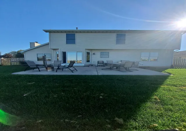 Photo 3 of Single family home for sale at 910 N Taylor Ridge, Belvidere, IL 61008 | MLS# 12796814 | Listing updated on 2026-10-29