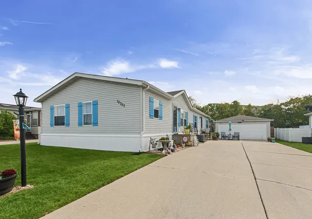 Photo 1 of Manufactured home for sale at 10757 Gateway Dr, Frankfort, IL 60423 | MLS# 12796866 | Listing updated on 2026-10-29