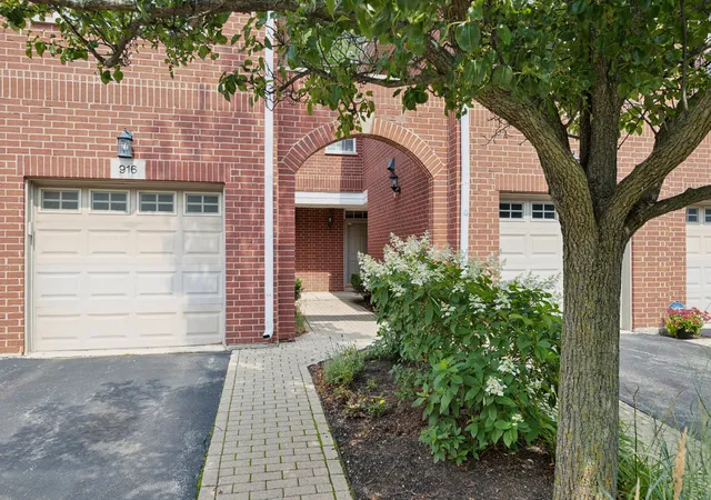 Condo for sale at 916 Enfield Dr #5-A2, Northbrook, IL 60062 | MLS# 12796886