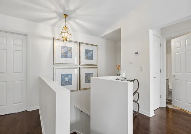Listing Photo 1 - Condo for sale in building located at 916 Enfield Dr, Northbrook, IL 60062 - Unit #5-A2