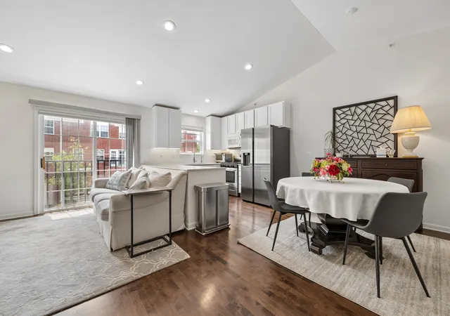 Photo 3 of Condo for sale at 916 Enfield Dr #5-A2, Northbrook, IL 60062 | MLS# 12796886 | Listing updated on 2026-10-29