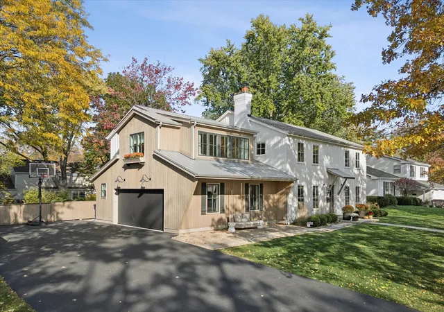 Photo 2 of Single family home for sale at 409 Tanglewood Ln, Naperville, IL 60563 | MLS# 12796900 | Listing updated on 2026-10-30