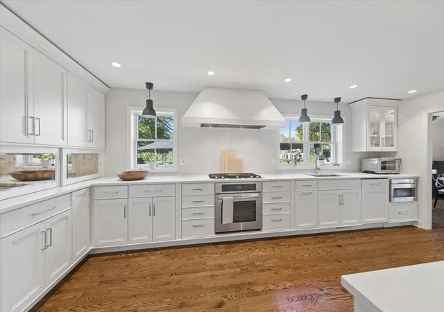 Photo 4 of Single family home for sale at 409 Tanglewood Ln, Naperville, IL 60563 | MLS# 12796900 | Listing updated on 2026-10-30
