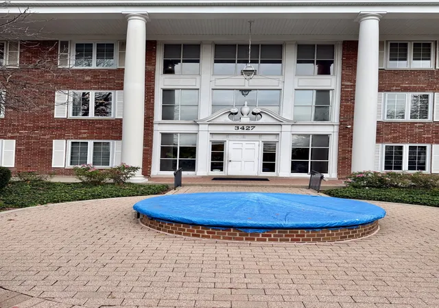 Photo 2 of Condo for sale at 3427 Vollmer Rd #204, Flossmoor, IL 60422 | MLS# 12796905 | Listing updated on 2026-10-29