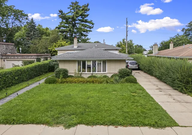 Photo 1 of Single family home for sale at 4124 W 91st Place, Oak Lawn, IL 60454 | MLS# 12796939 | Listing updated on 2026-10-29