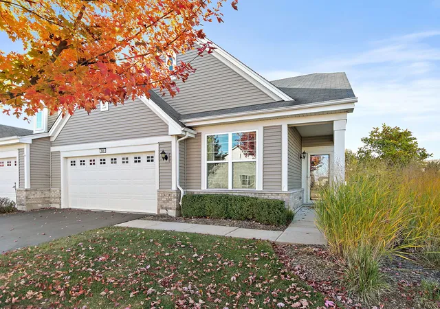 Photo 2 of House for sale at 646 N Falls Cir, Pingree Grove, IL 60140 | MLS# 12796971 | Listing updated on 2026-10-30