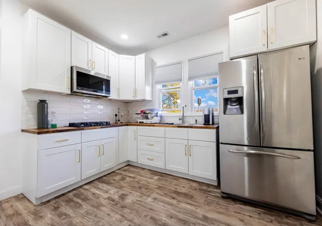 Photo 3 of House for sale at 4457 N Lamon Ave, Chicago, IL 60630 | MLS# 12796977 | Listing updated on 2026-10-30