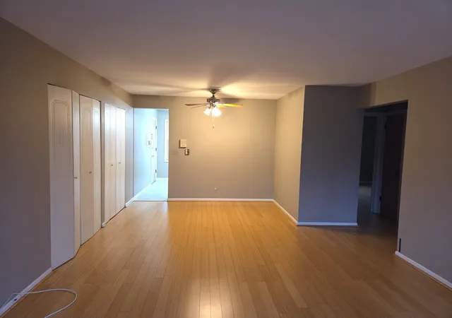 Listing Photo 1 - Condo for sale in building located at 1505 Plymouth Pl, Glenview, IL 60025 - Unit #2W
