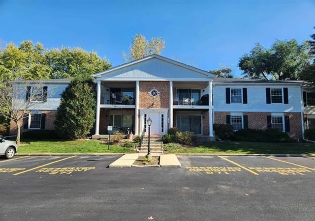 Condo for sale at 971 Golf Crse Rd #4, Crystal Lake, IL 60014 | MLS# 12797018