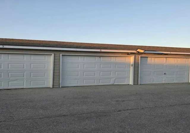 Photo 3 of Condo for sale at 2390 Bicentennial Ave #6, Crest Hill, IL 60403 | MLS# 12797022 | Listing updated on 2026-10-30