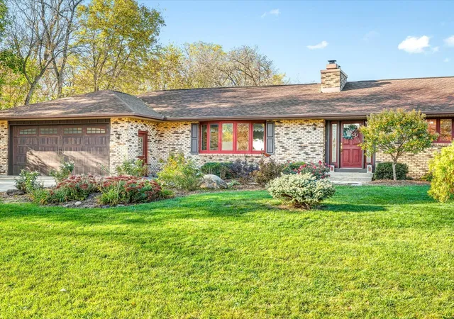 Photo 3 of Single family home for sale at 690 Valley Frg Trl, Rockton, IL 61072 | MLS# 12797023 | Listing updated on 2026-10-30