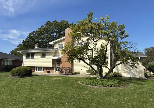 Photo 1 of Single family home for sale at 1215 E 171st Court, South Holland, IL 60473 | MLS# 12797050 | Listing updated on 2026-10-29