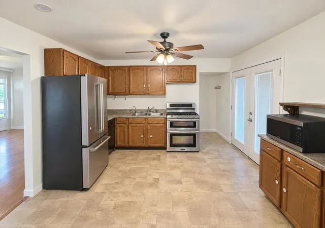 Photo 2 of Single family home for sale at 3725 School Dr, Morris, IL 60450 | MLS# 12797054 | Listing updated on 2026-10-29